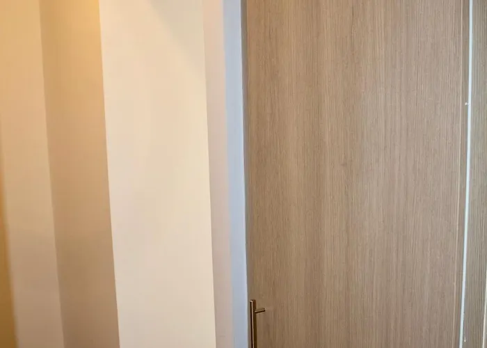 En Zona De Hospitales En Planta Baja Apartment